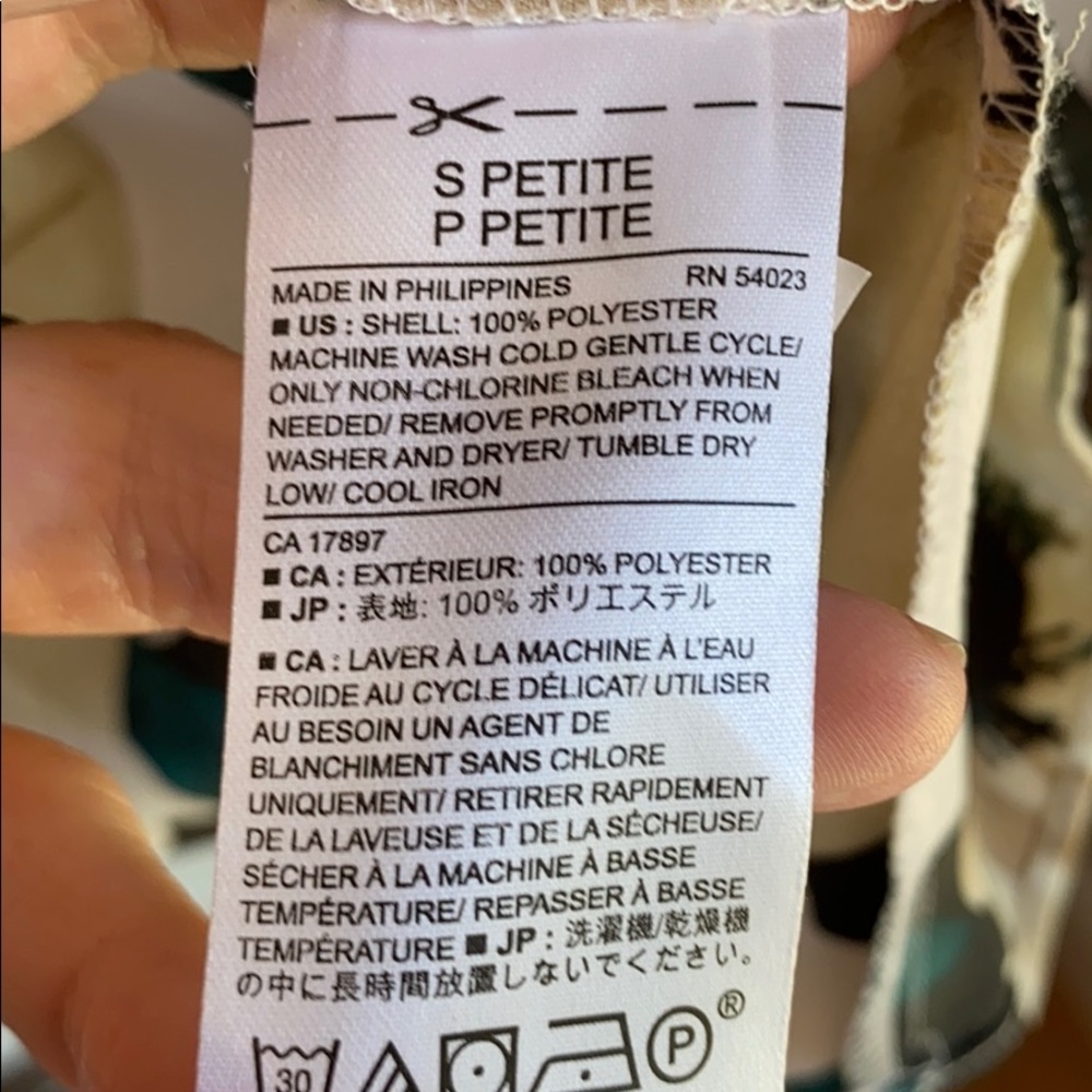 Banana Republic Floral Pleated Bell Sleeve Top PS - Picture 6 of 7